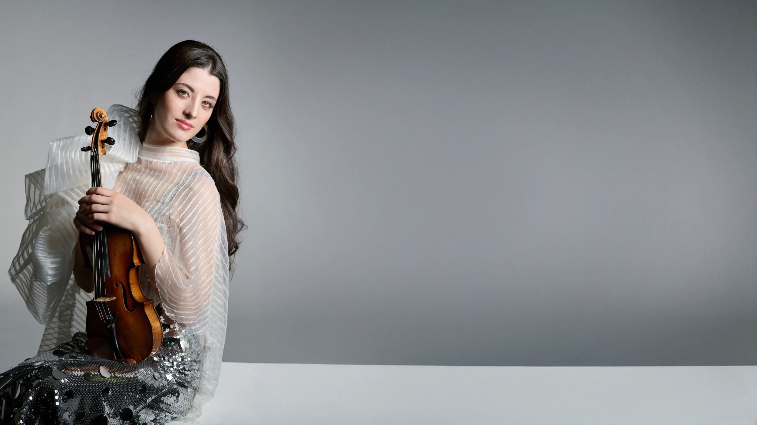 María Dueñas professional violinist classical music